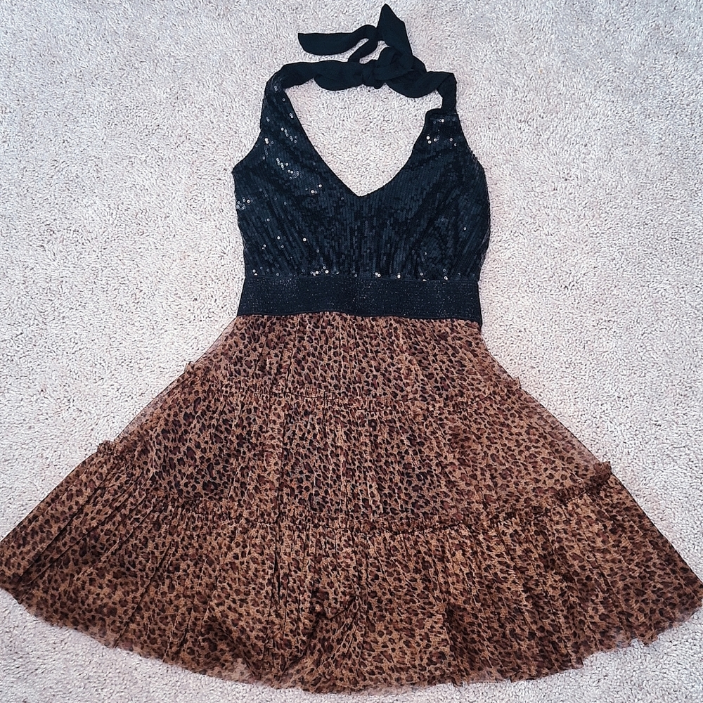 Rachael And Chloe Open Back Sequin Mini Short and lined Dress. Size small